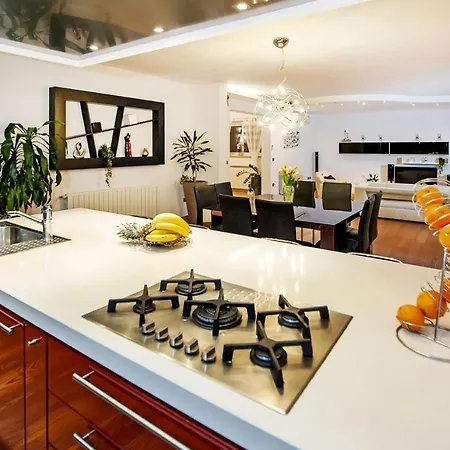 Ingrid Βίλα